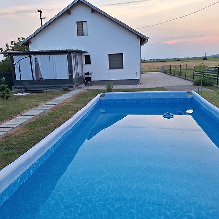 Kuca Za Odmor Domus Alba Villa Branjin Vrh Buitenkant foto