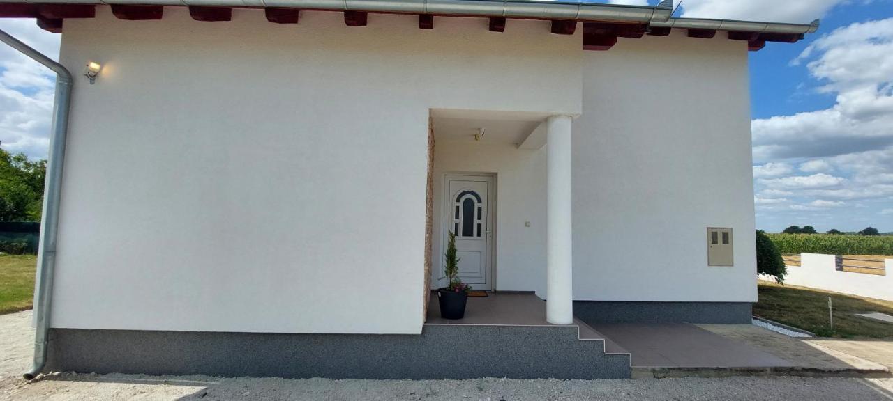 Kuca Za Odmor Domus Alba Villa Branjin Vrh Buitenkant foto